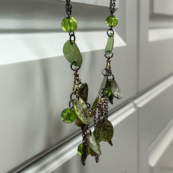 Green Shell Necklace - Picture 4 of 12